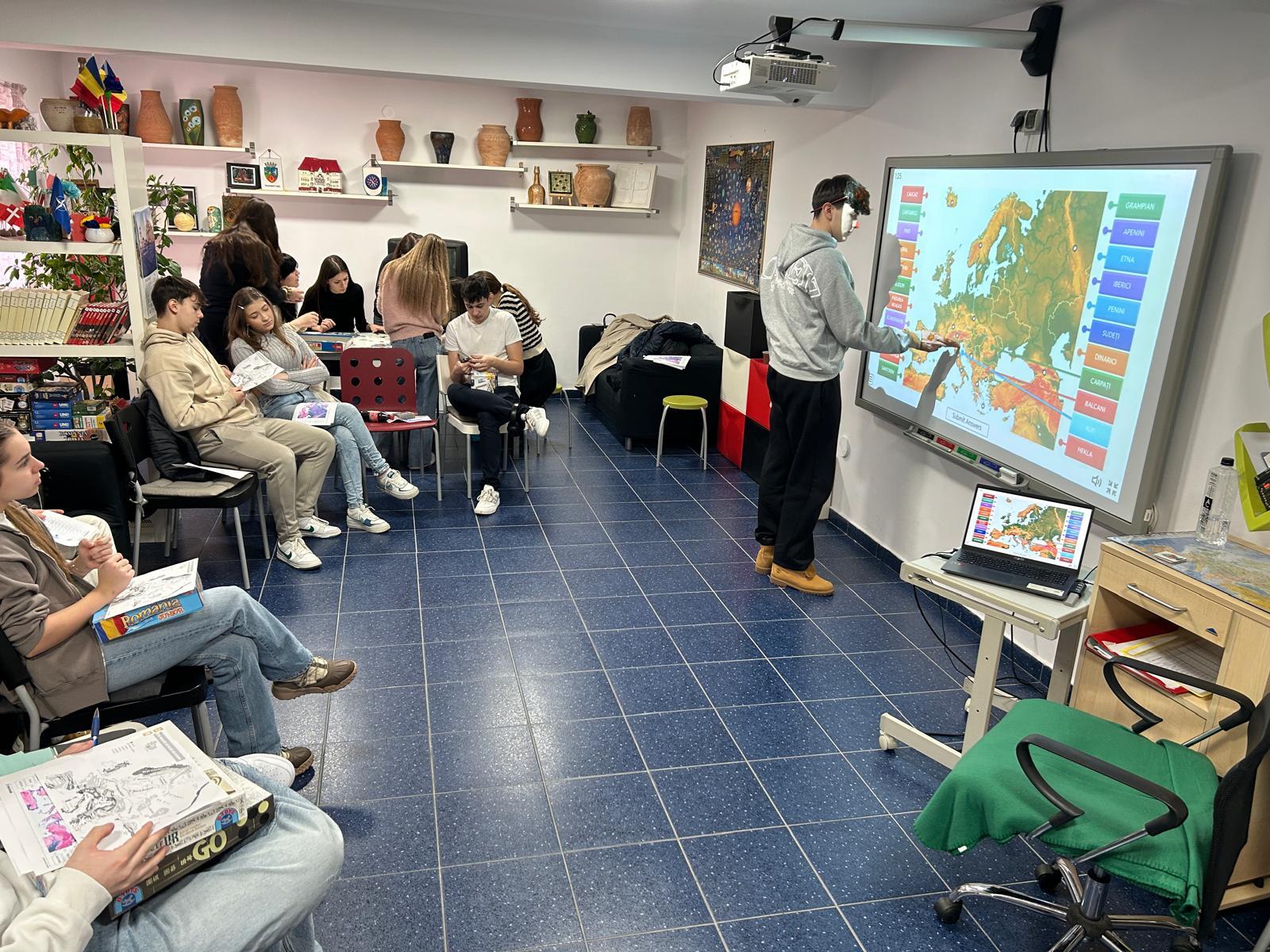 Activități în cadrul proiectului „HasdEU alege să descopere Europa”